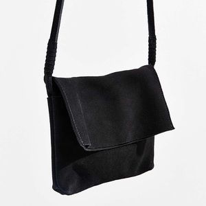 UO | NWT Reba Crossbody (Black)